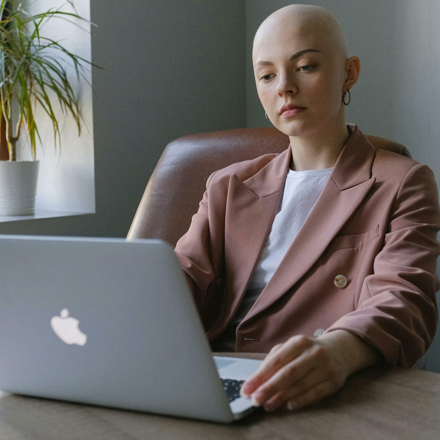 The Advantages of a Shaved Head: Easy Maintenance and a Bold Fashion Statement